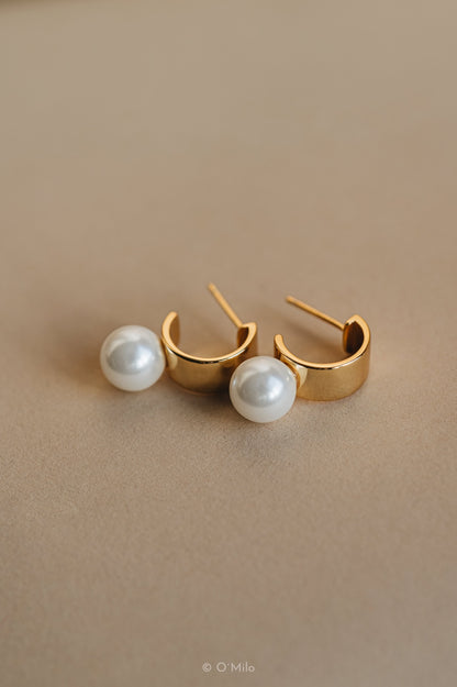 Pearl Hug Studs. Nura