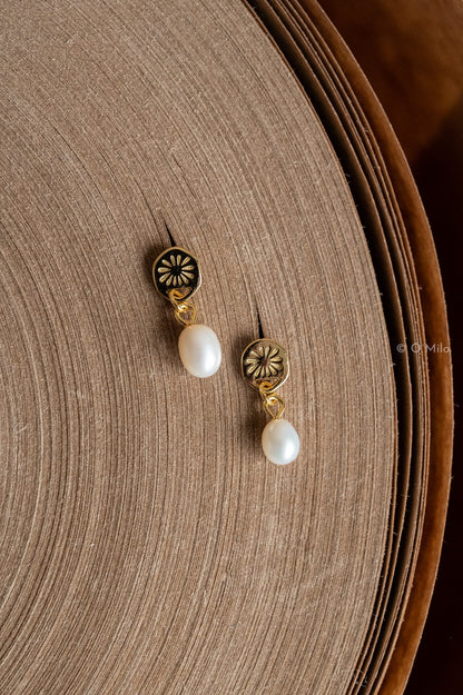 Baroque Pearl Studs. Perla