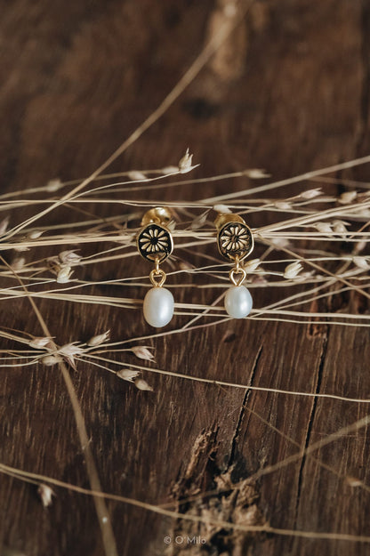 Baroque Pearl Studs. Perla