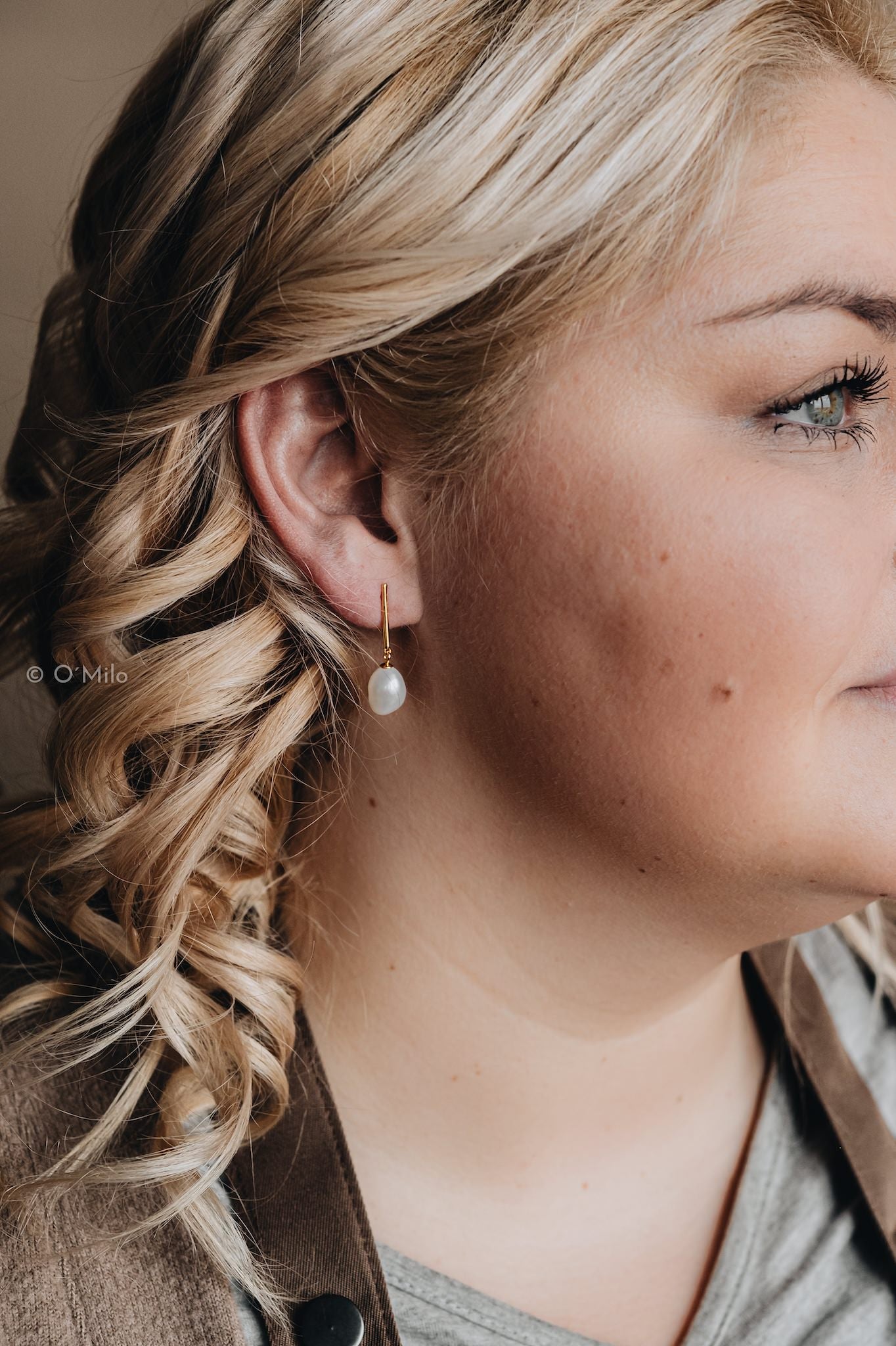 Golden Dewdrop Earrings. Adeline