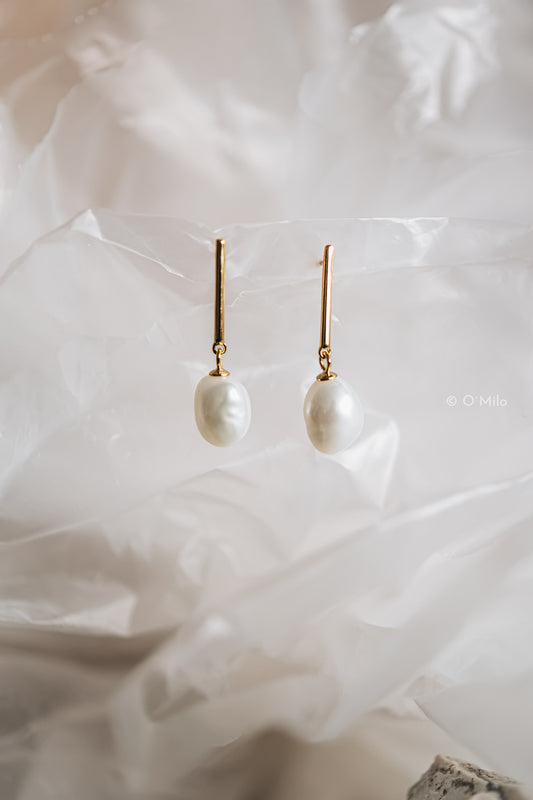 Golden Dewdrop Earrings. Adeline