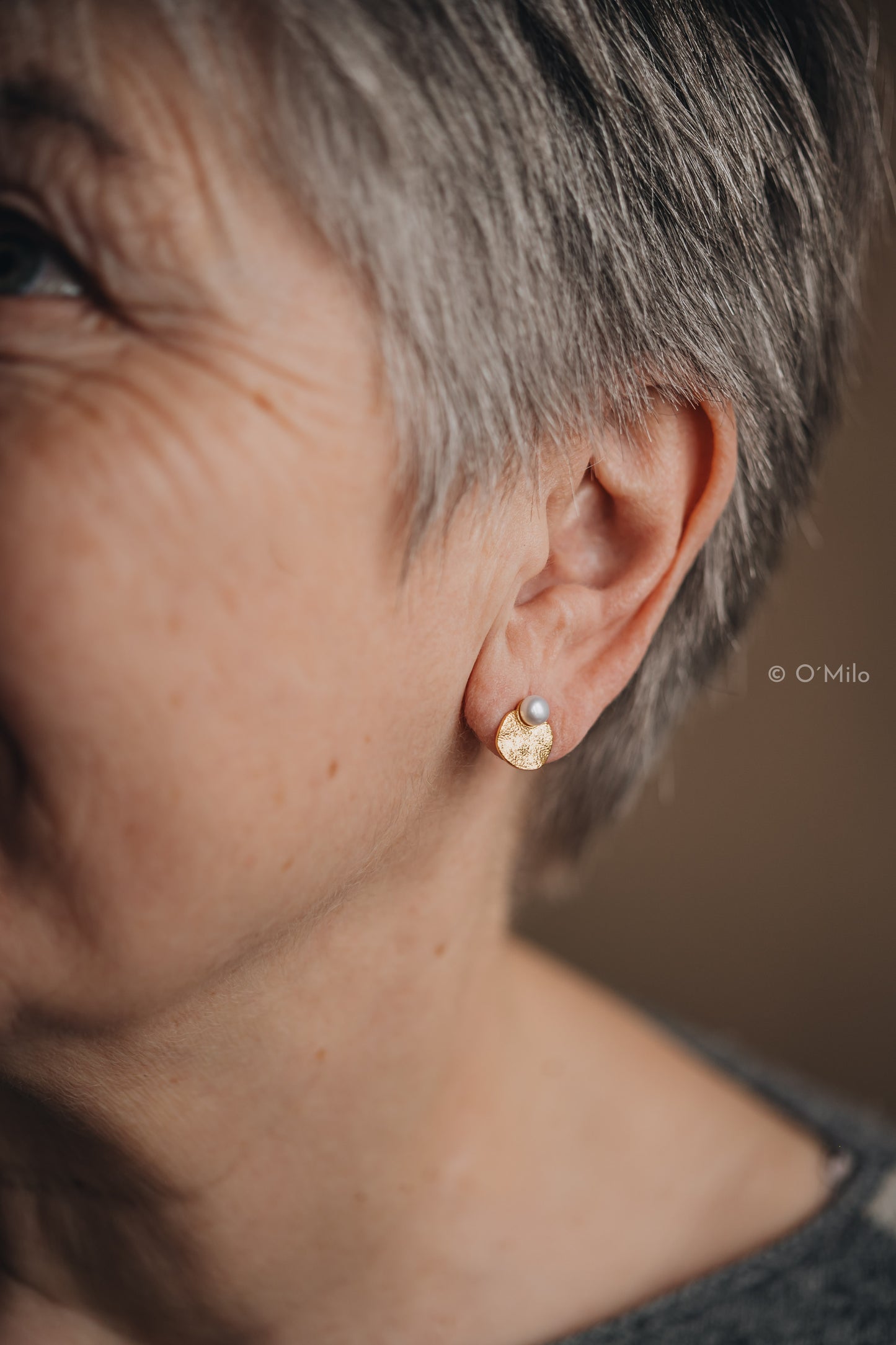 Textured Disc Pearl Studs. Mira