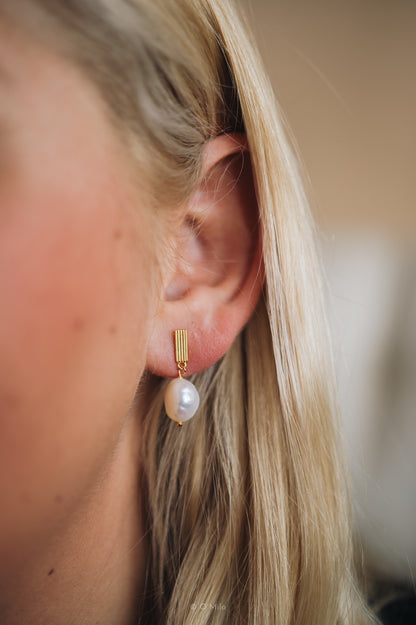 Ribbed Bar Pearl Drops. Odette