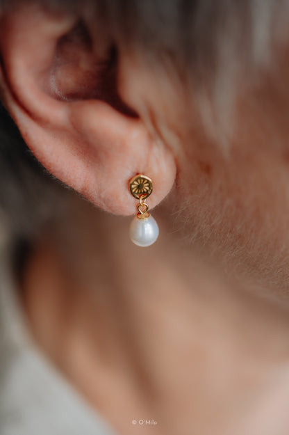 Baroque Pearl Studs. Perla