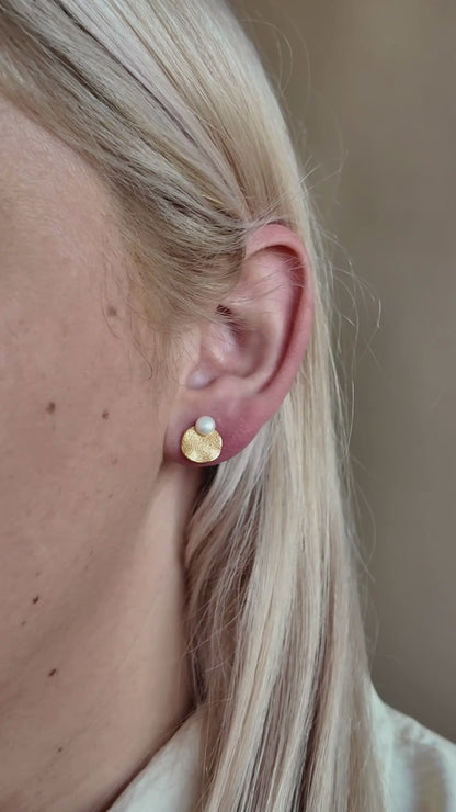 Textured Disc Pearl Studs. Mira